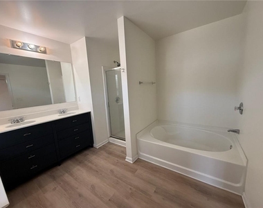 2350 Mayfair Drive - Photo Thumbnail 29
