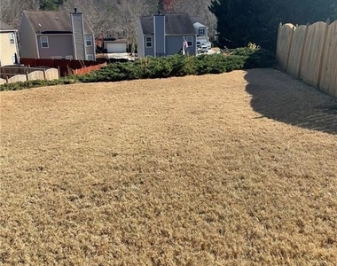 2350 Mayfair Drive - Photo Thumbnail 33