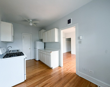 3449 N Elaine Place - Photo Thumbnail 4