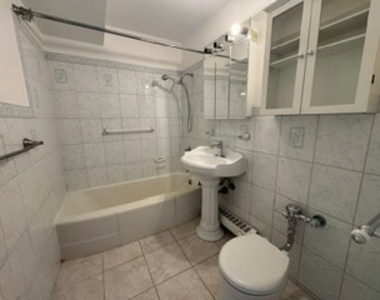 6118 N Sheridan Road - Photo Thumbnail 9