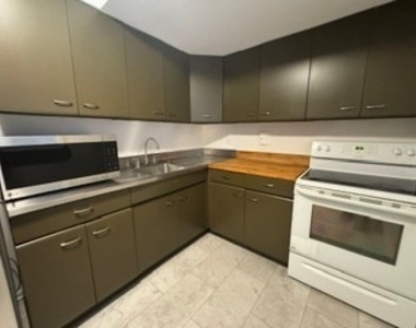 6118 N Sheridan Road - Photo Thumbnail 1