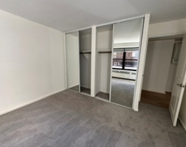 6118 N Sheridan Road - Photo Thumbnail 6