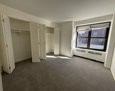 6118 N Sheridan Road - Photo Thumbnail 8