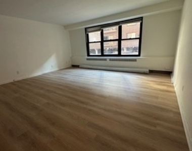 6118 N Sheridan Road - Photo Thumbnail 4