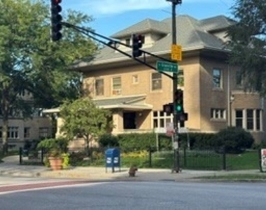 6118 N Sheridan Road - Photo Thumbnail 14