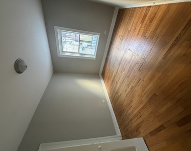 1621 W Farwell Avenue - Photo Thumbnail 3
