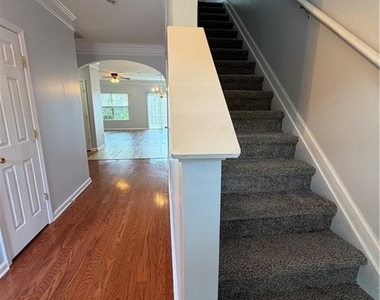 147 Primrose Drive - Photo Thumbnail 8