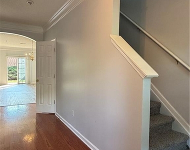 147 Primrose Drive - Photo Thumbnail 1