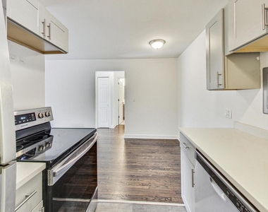 6002 N Winthrop Avenue - Photo Thumbnail 10