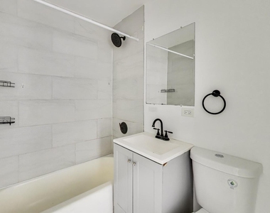 7250 N Western Avenue - Photo Thumbnail 11