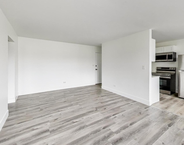 7250 N Western Avenue - Photo Thumbnail 5