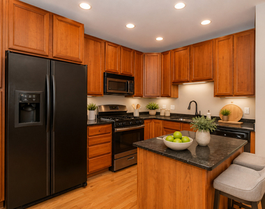 905 W Lawrence Avenue - Photo Thumbnail 4