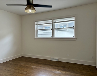 2538 W Arthur Avenue - Photo Thumbnail 9
