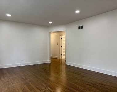 2538 W Arthur Avenue - Photo Thumbnail 14