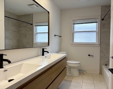 2538 W Arthur Avenue - Photo Thumbnail 18