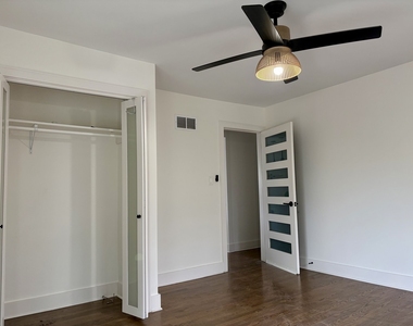 2538 W Arthur Avenue - Photo Thumbnail 7