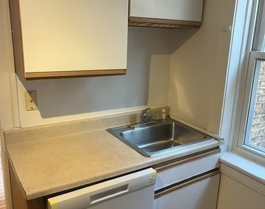 718 Hinman Avenue - Photo Thumbnail 8