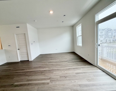 513 Yosemite Way - Photo Thumbnail 21