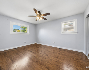 8504 S Calumet Avenue - Photo Thumbnail 16