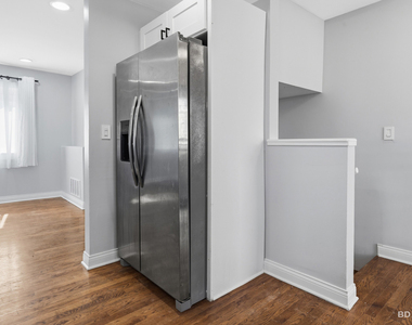8504 S Calumet Avenue - Photo Thumbnail 12