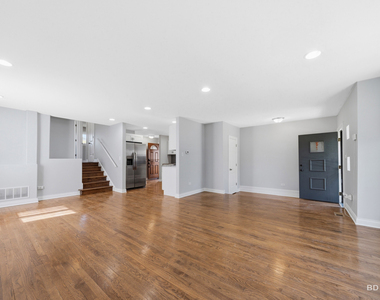 8504 S Calumet Avenue - Photo Thumbnail 7
