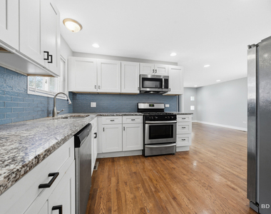 8504 S Calumet Avenue - Photo Thumbnail 11