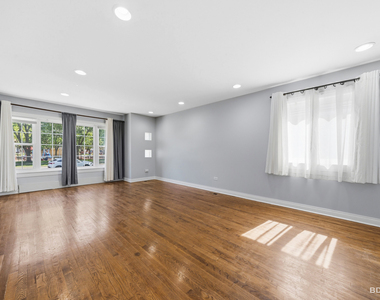 8504 S Calumet Avenue - Photo Thumbnail 6