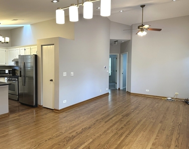 809 Spring Creek Court - Photo Thumbnail 4