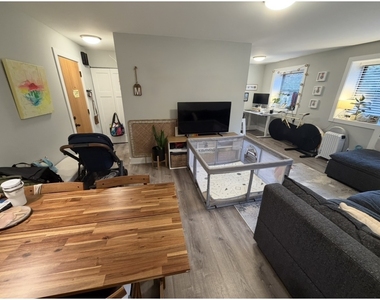 530 W Surf Street - Photo Thumbnail 11