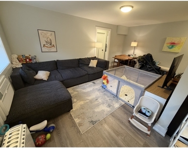530 W Surf Street - Photo Thumbnail 9