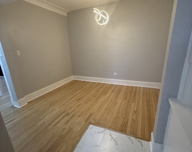 2230 E 70th Place - Photo Thumbnail 4