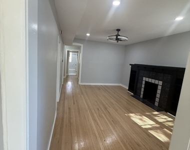 2230 E 70th Place - Photo Thumbnail 14