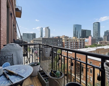 616 W Fulton Street - Photo Thumbnail 17