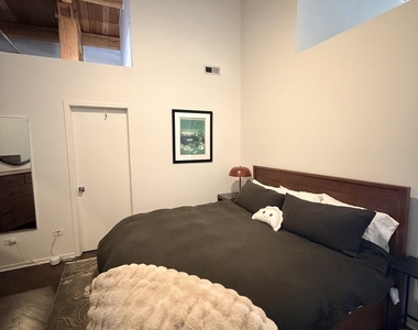 616 W Fulton Street - Photo Thumbnail 11
