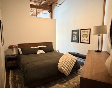 616 W Fulton Street - Photo Thumbnail 12