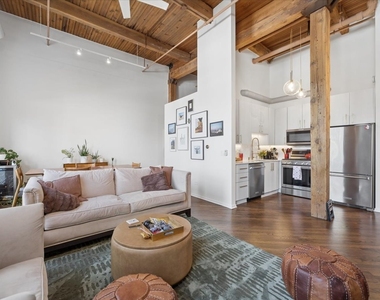 616 W Fulton Street - Photo Thumbnail 4