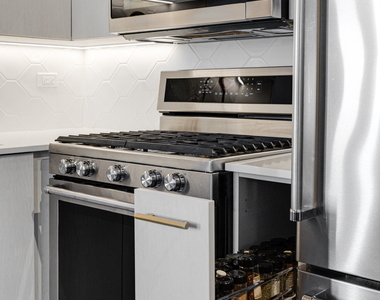 616 W Fulton Street - Photo Thumbnail 8