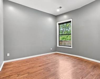 4834 S Prairie Avenue - Photo Thumbnail 8
