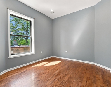 4834 S Prairie Avenue - Photo Thumbnail 11