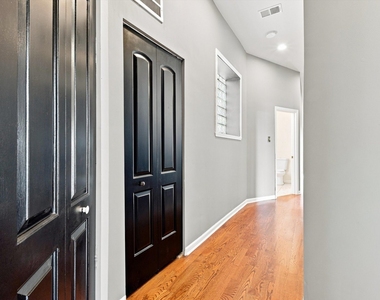 4834 S Prairie Avenue - Photo Thumbnail 13