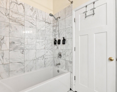 4834 S Prairie Avenue - Photo Thumbnail 17