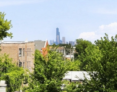 4834 S Prairie Avenue - Photo Thumbnail 1