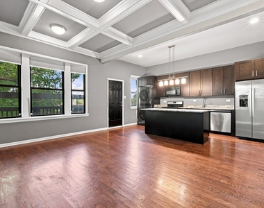 4834 S Prairie Avenue - Photo Thumbnail 19