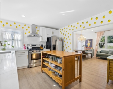 644 W Hinsdale Avenue - Photo Thumbnail 3