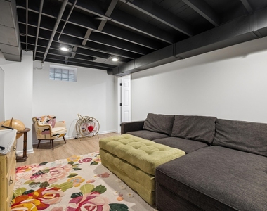 644 W Hinsdale Avenue - Photo Thumbnail 11