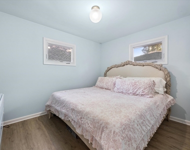 644 W Hinsdale Avenue - Photo Thumbnail 9