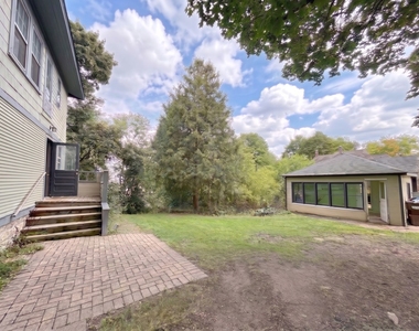 204 E South Street - Photo Thumbnail 7