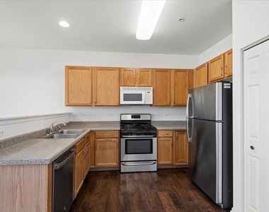 1690 Buckingham Drive - Photo Thumbnail 5