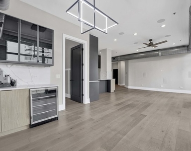 23 N Green Street - Photo Thumbnail 6