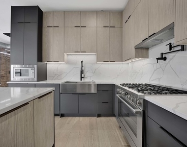 23 N Green Street - Photo Thumbnail 3